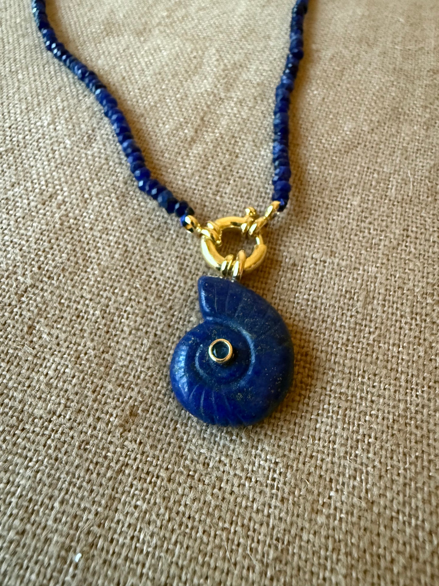 Amonita Blue